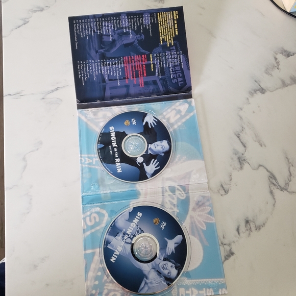 Singin' in the Rain DVD Two-Disc Special Edition - Picture 3 of 9